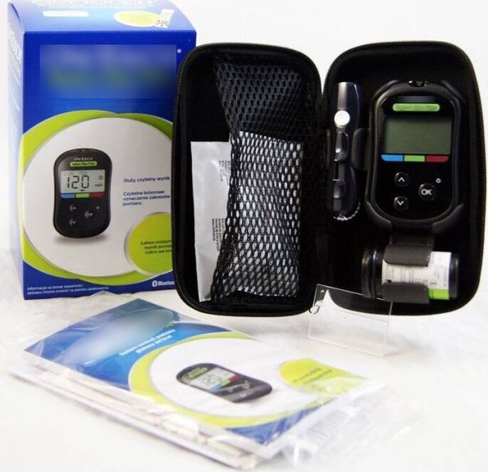 Glucómetro para controlar os niveis de glicosa no sangue en diabetes mellitus